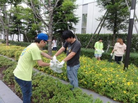 クリーンプロジェクト｢第5回ゴミ拾い大作戦｣に留学生が参加しました