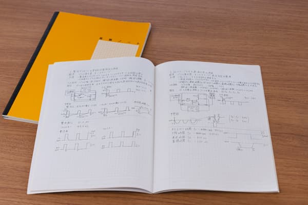 電子システム工学実験Ⅰ・Ⅱの内容をまとめたノート。実験前の予習、実験中の値を記録。